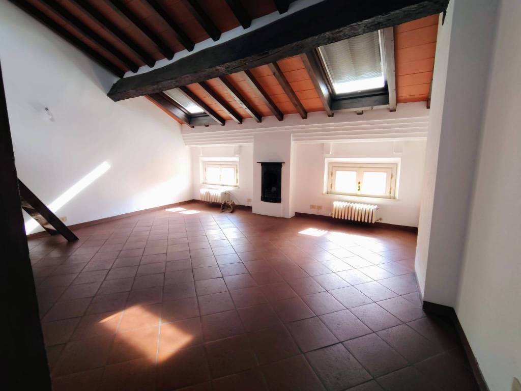 appartamento in affitto a Reggio nell'Emilia in zona Città Storica