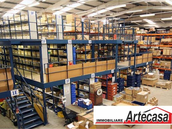 locale commerciale in affitto a Reggio nell'Emilia in zona Mancasale