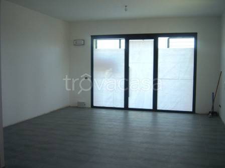 negozio in affitto a Reggio nell'Emilia in zona Codemondo