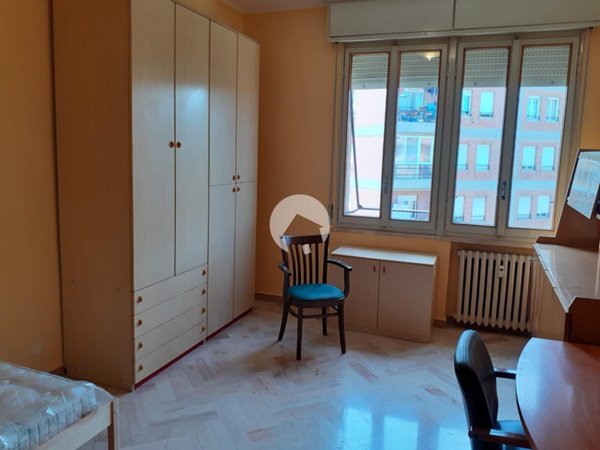 negozio in affitto a Reggio nell'Emilia in zona Città Storica