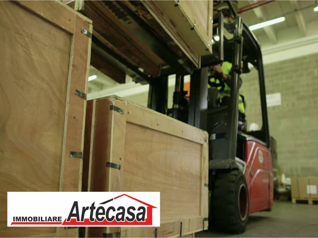 locale commerciale in affitto a Reggio nell'Emilia in zona Pieve Modolena