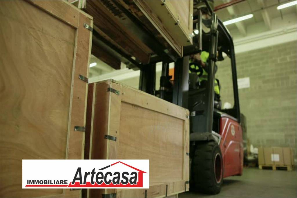 locale commerciale in affitto a Reggio nell'Emilia in zona Pieve Modolena