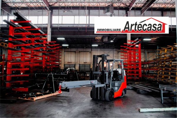locale commerciale in affitto a Reggio nell'Emilia in zona Roncocesi