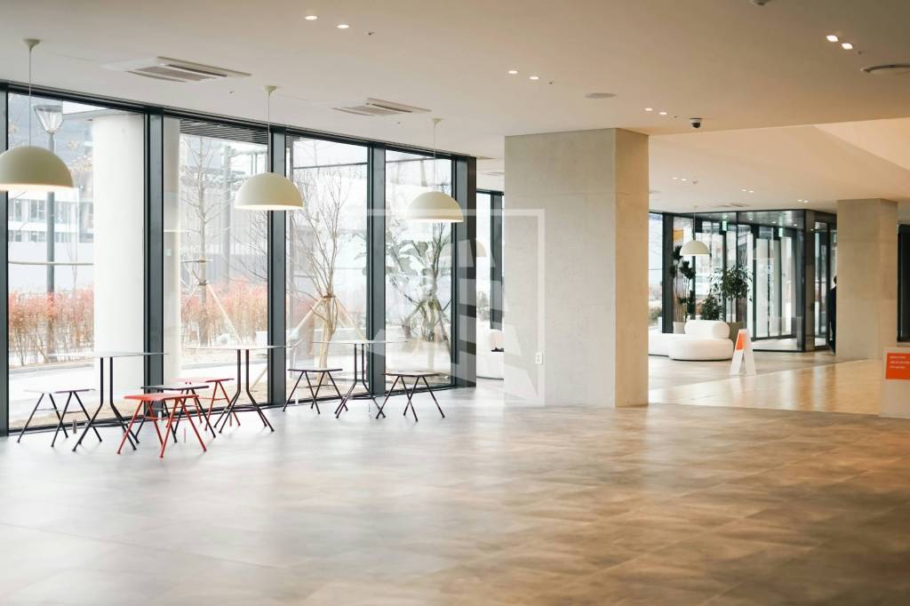 negozio in affitto a Reggio nell'Emilia in zona Carrozzone