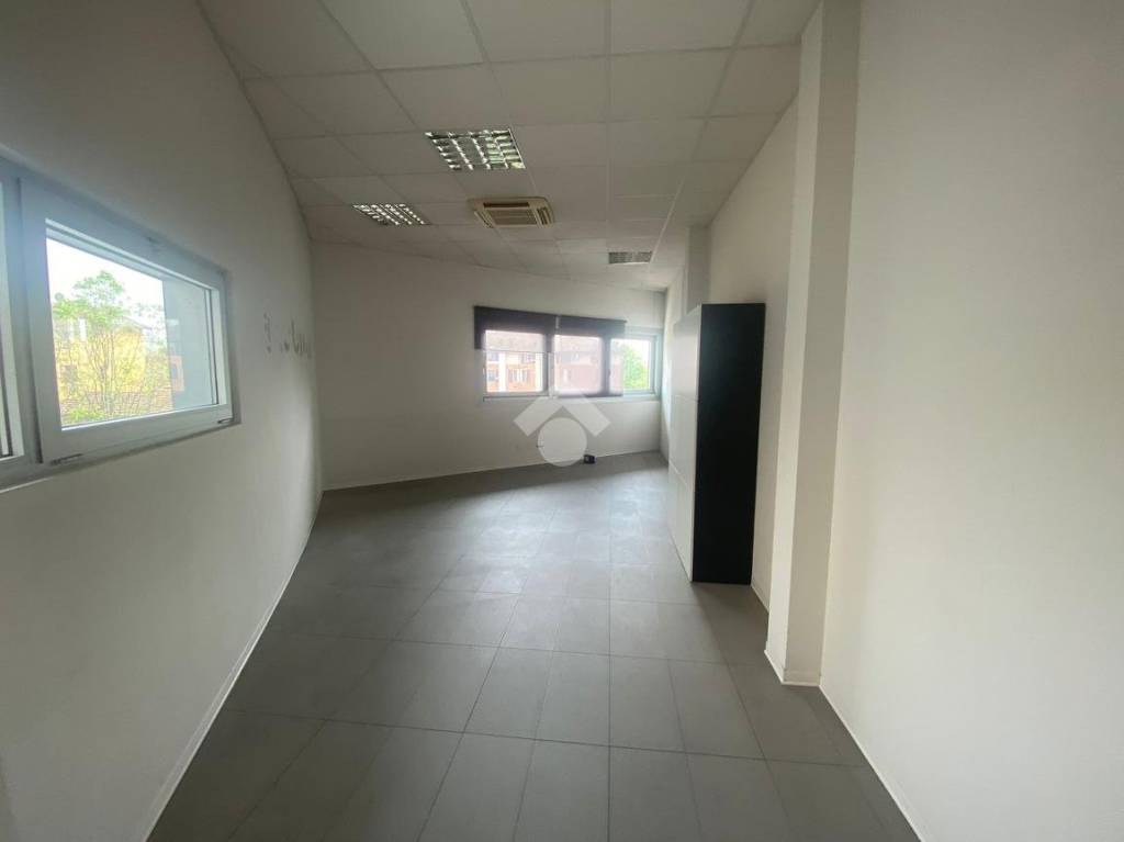 ufficio in affitto a Reggio nell'Emilia in zona Mancasale