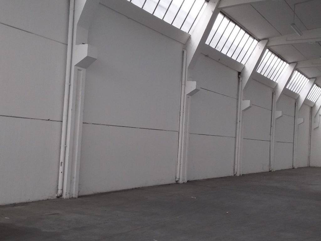 locale commerciale in affitto a Reggio nell'Emilia