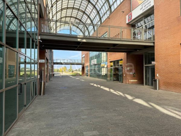 negozio in affitto a Reggio nell'Emilia in zona Mancasale