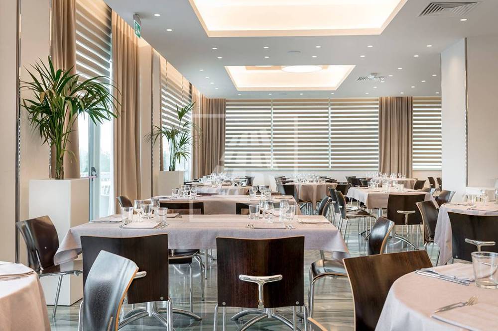 locale commerciale in affitto a Reggio nell'Emilia in zona Tribunale