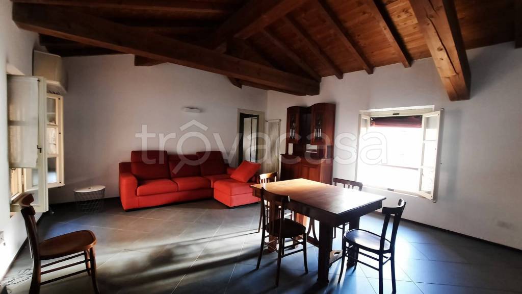 appartamento in affitto a Reggio nell'Emilia in zona Città Storica