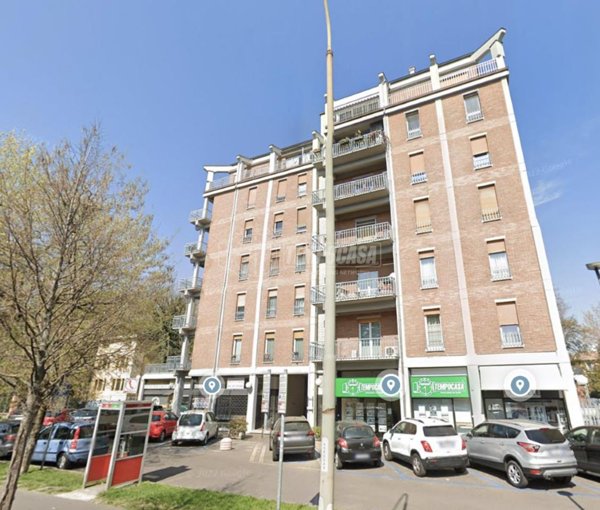 negozio in affitto a Reggio nell'Emilia in zona Città Storica