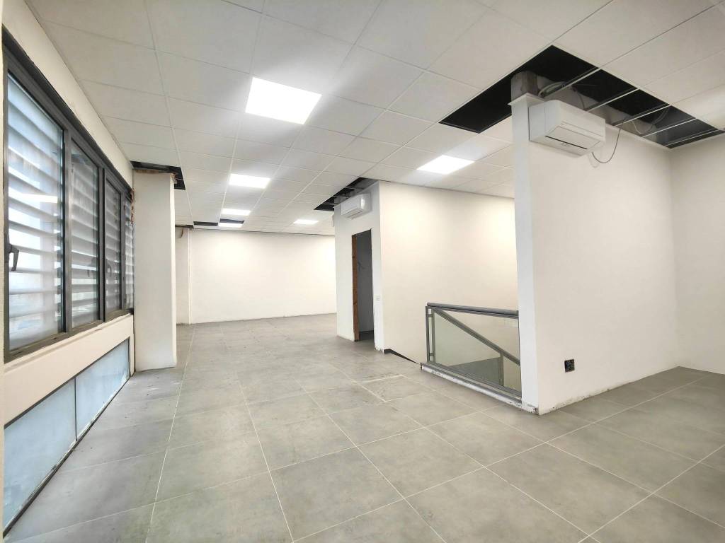 ufficio in affitto a Reggio nell'Emilia in zona Stranieri / Bazzarola