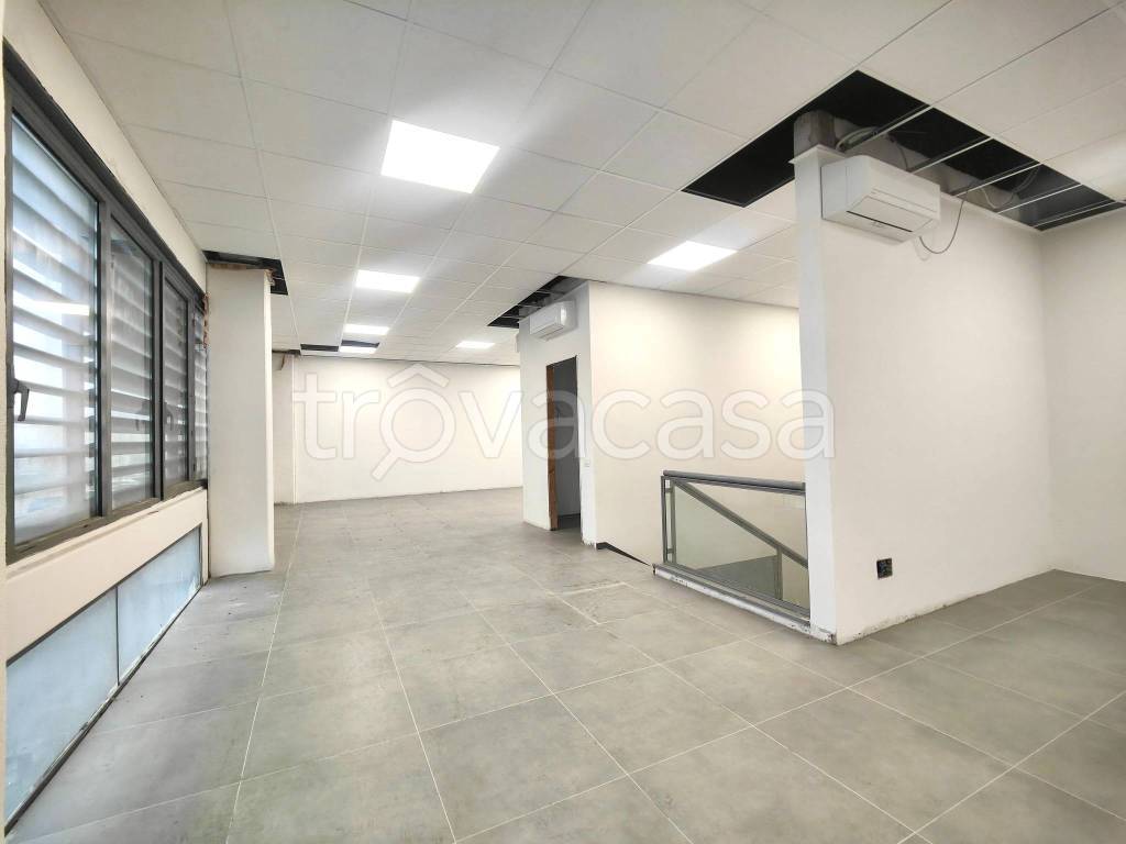 ufficio in affitto a Reggio nell'Emilia in zona Stranieri / Bazzarola