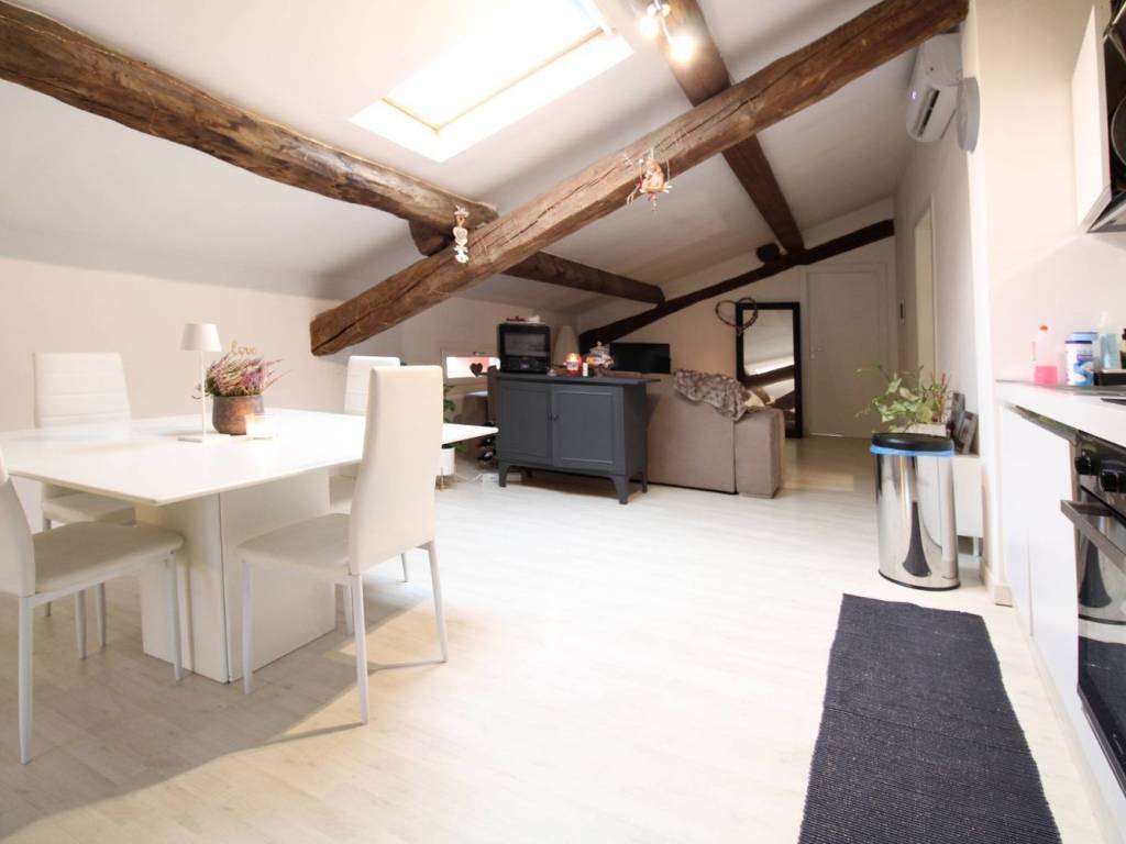 appartamento in affitto a Reggio nell'Emilia in zona Città Storica