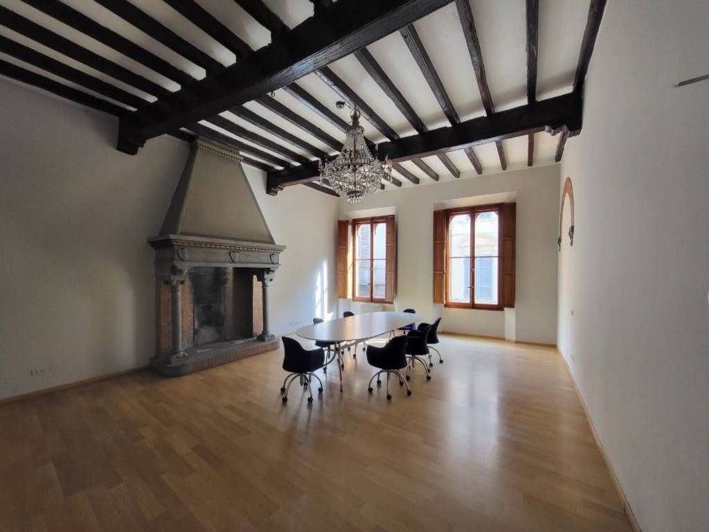 ufficio in affitto a Reggio nell'Emilia in zona Città Storica