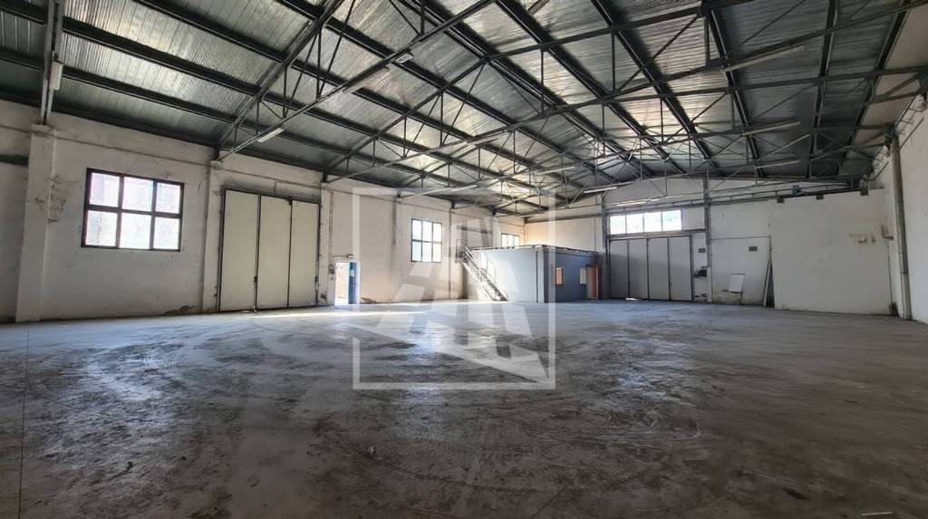 locale commerciale in affitto a Reggio nell'Emilia