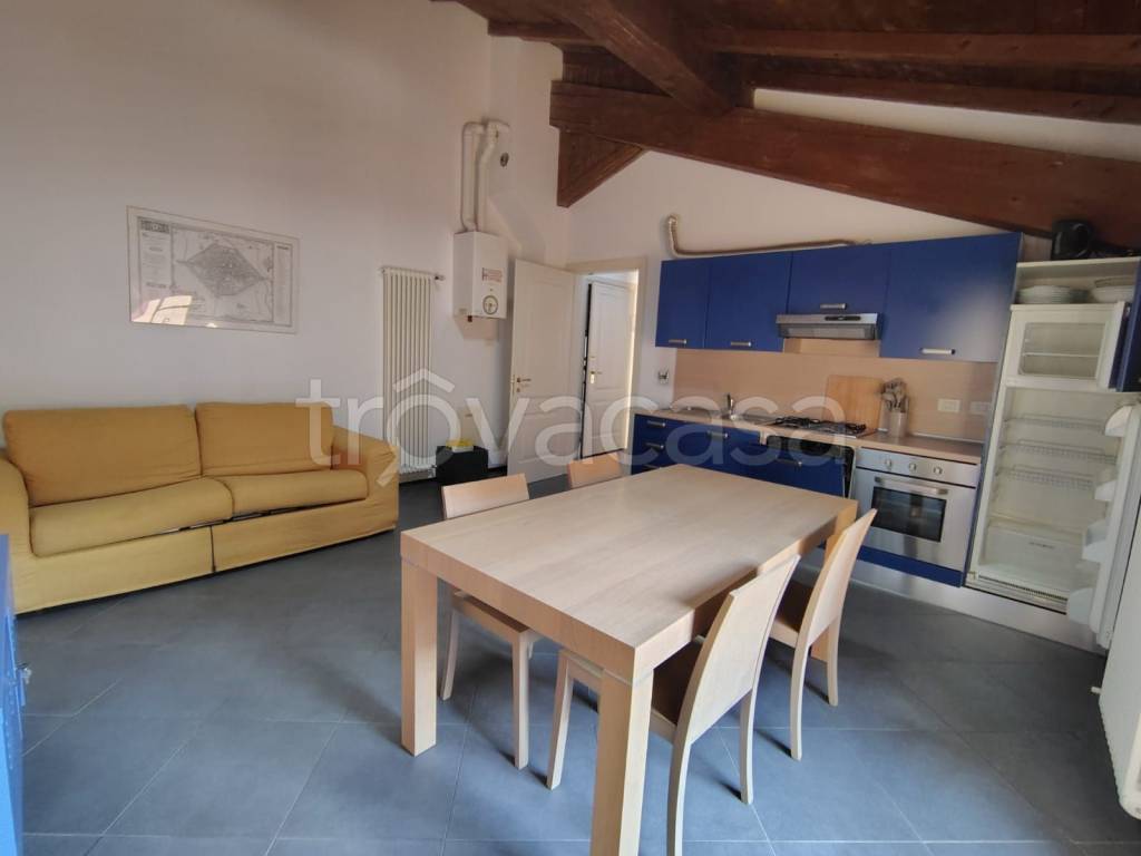 appartamento in affitto a Reggio nell'Emilia in zona Città Storica