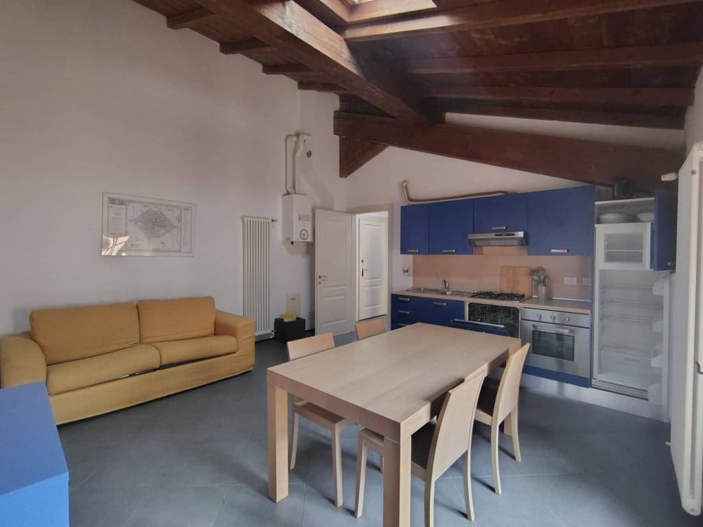appartamento in affitto a Reggio nell'Emilia in zona Città Storica