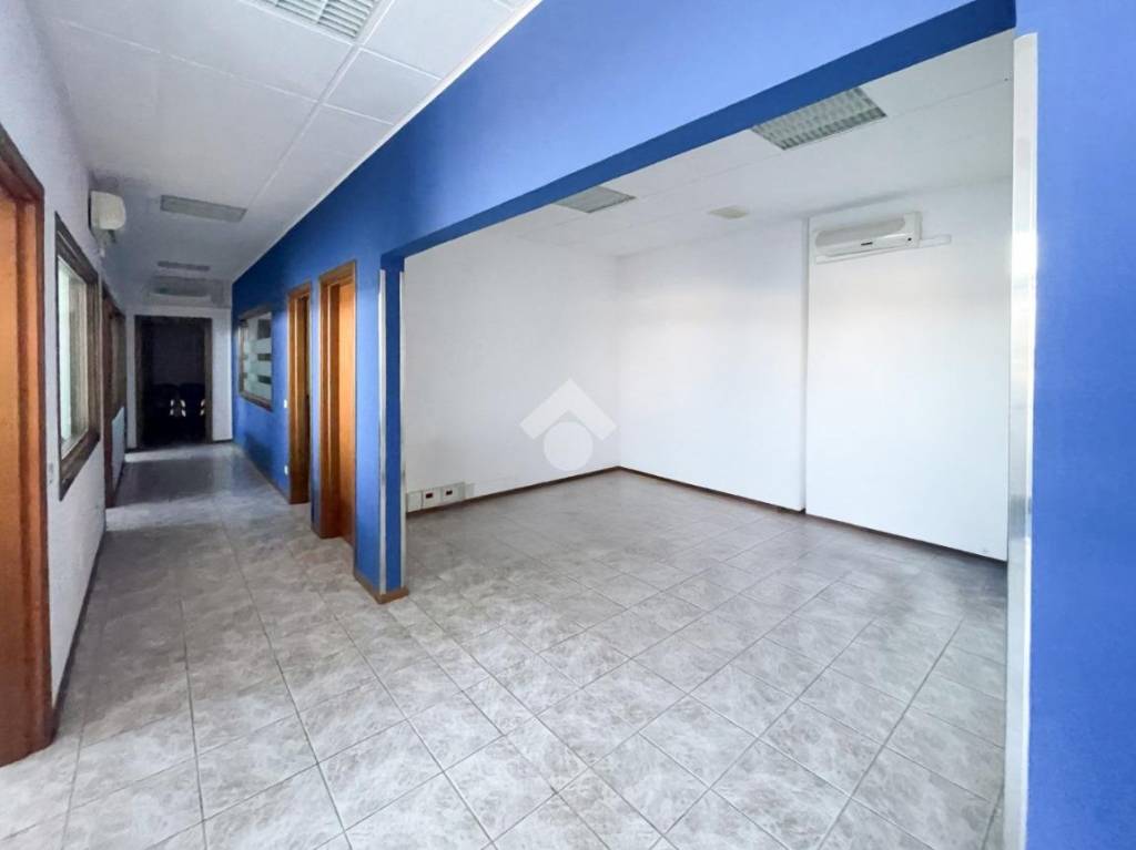 ufficio in affitto a Reggio nell'Emilia in zona Mancasale