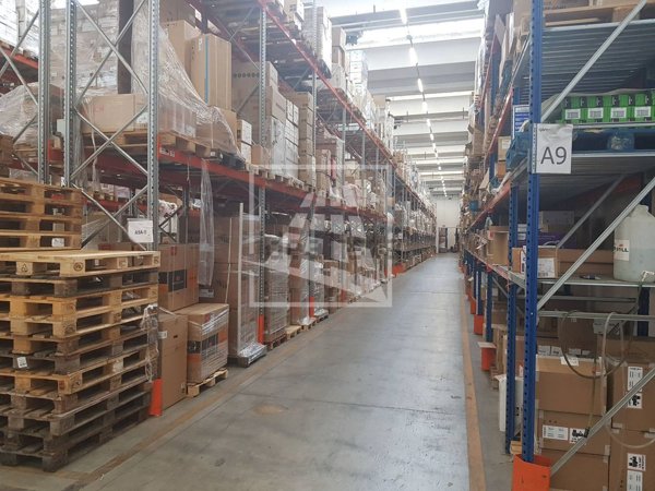 locale commerciale in affitto a Reggio nell'Emilia in zona Roncocesi