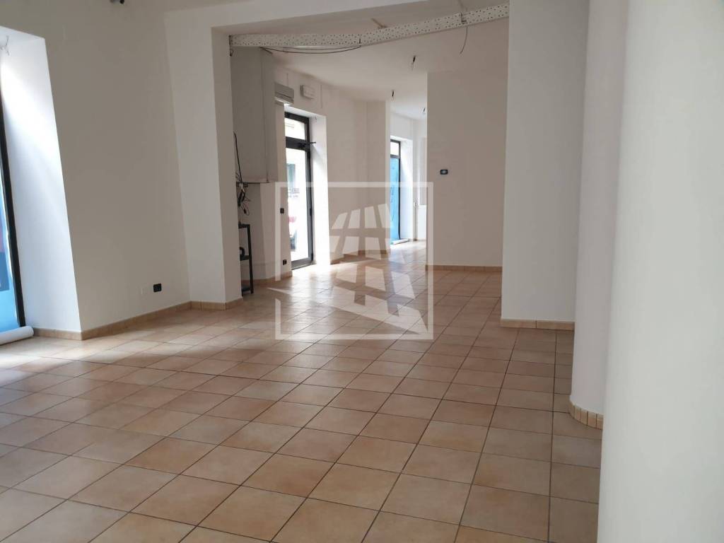 negozio in affitto a Reggio nell'Emilia in zona Città Storica