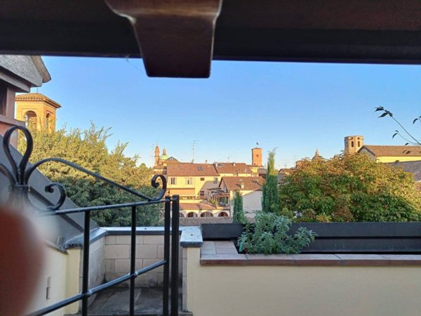 appartamento in affitto a Reggio nell'Emilia in zona Città Storica