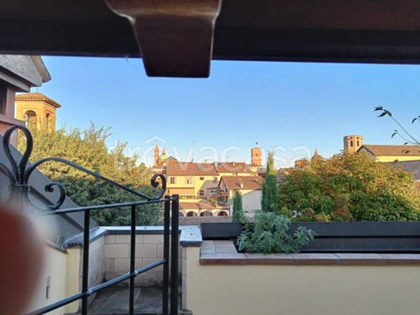 appartamento in affitto a Reggio nell'Emilia in zona Città Storica