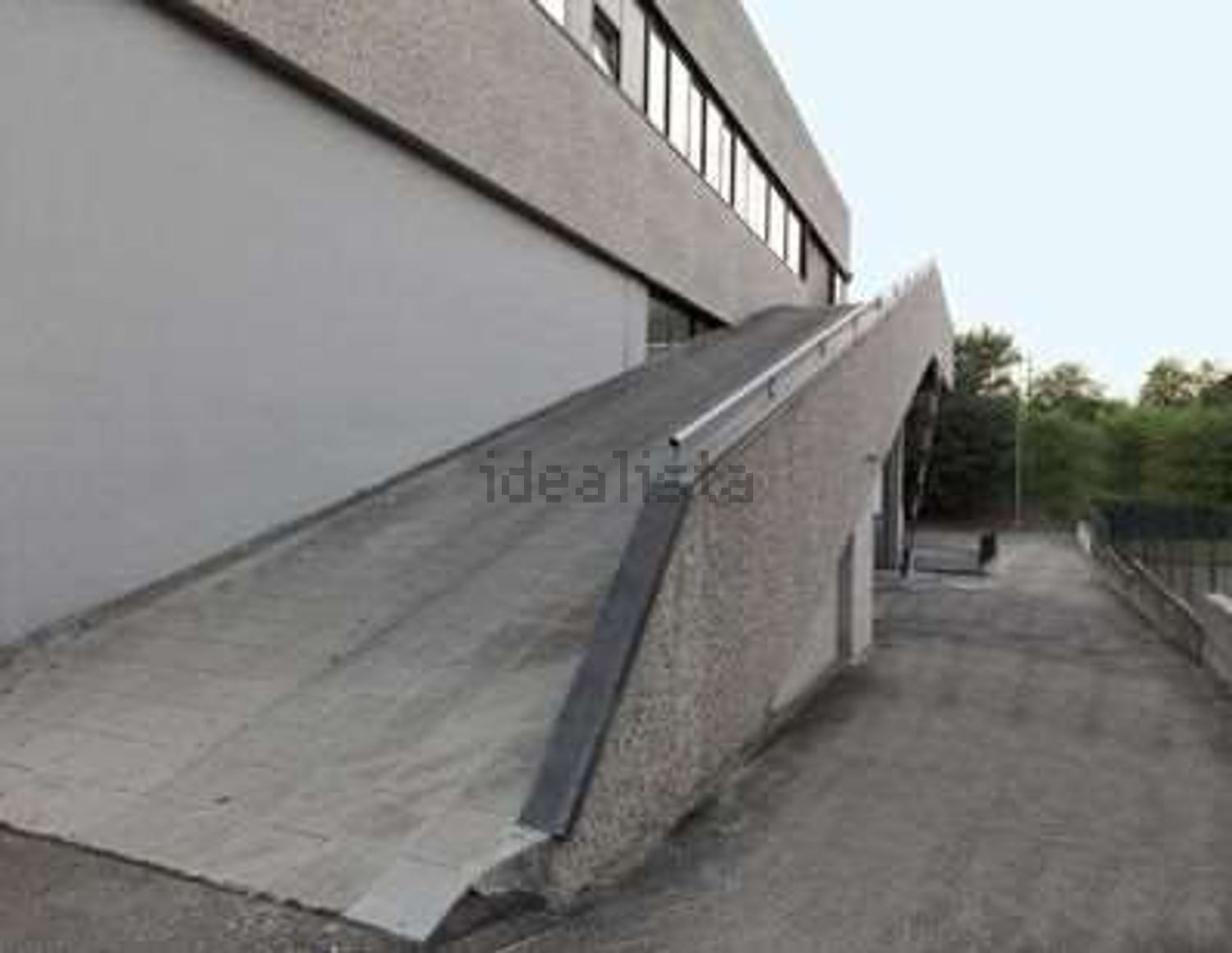 locale commerciale in affitto a Reggio nell'Emilia in zona Città Storica