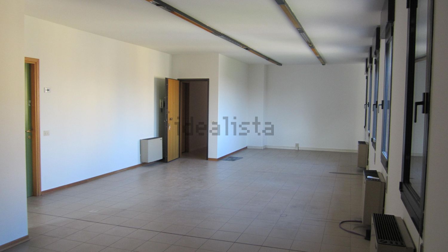 ufficio in affitto a Reggio nell'Emilia in zona Stranieri / Bazzarola
