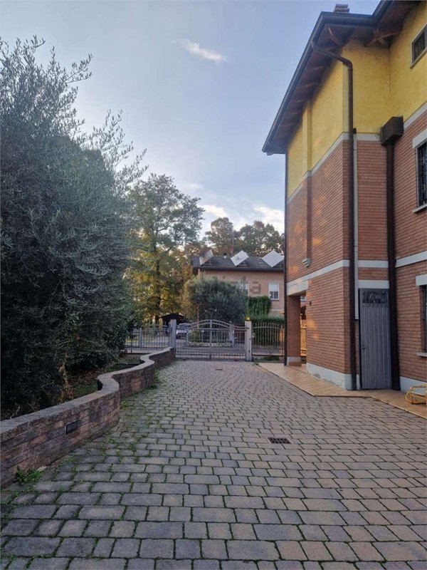 appartamento in affitto a Reggio nell'Emilia in zona Sabbione