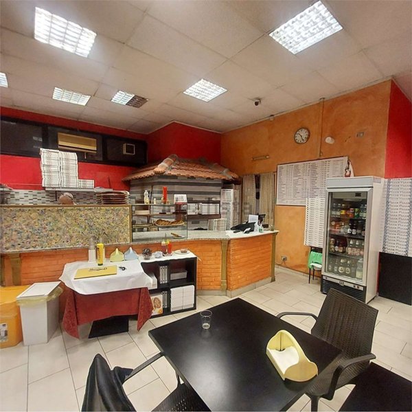 negozio in affitto a Reggio nell'Emilia in zona Cella