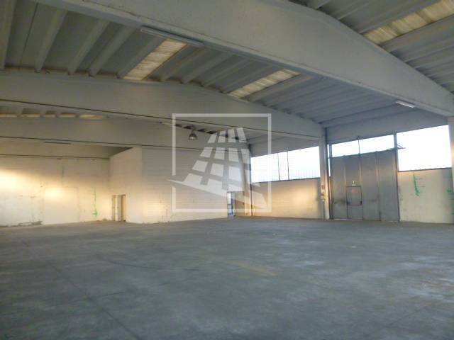 locale commerciale in affitto a Reggio nell'Emilia in zona Mancasale