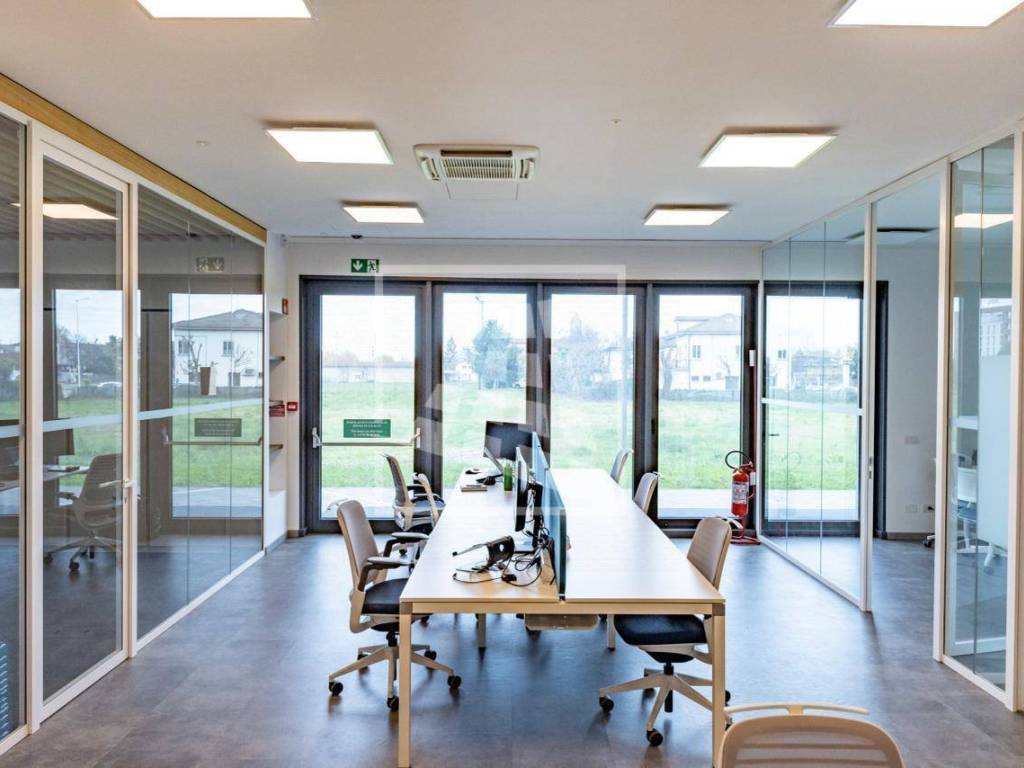 negozio in affitto a Reggio nell'Emilia