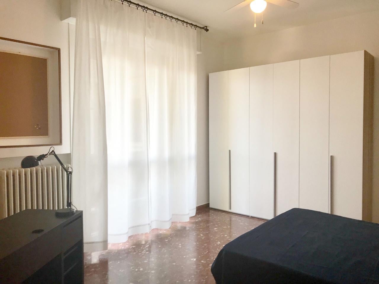 negozio in affitto a Reggio nell'Emilia in zona Città Storica