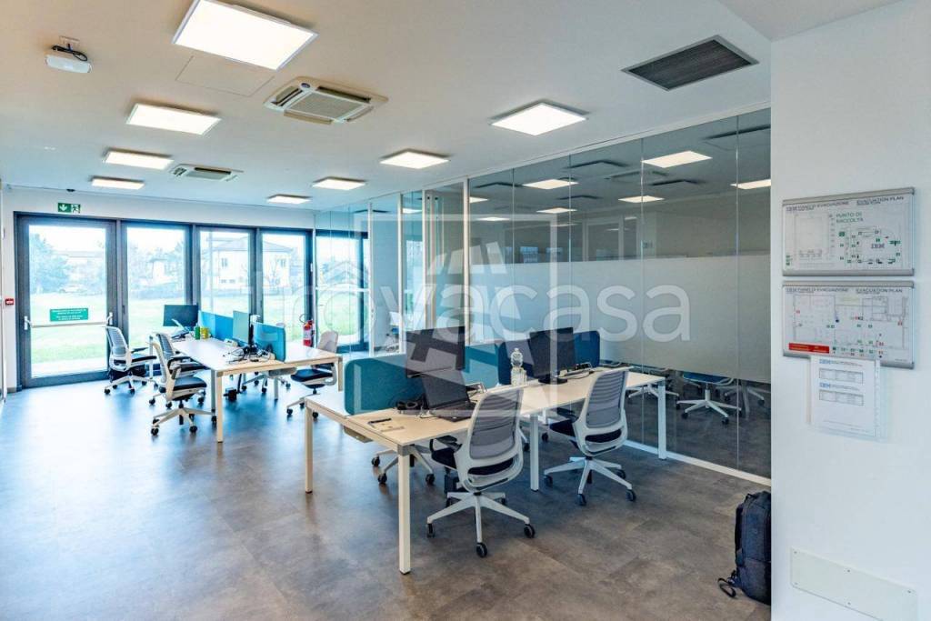 negozio in affitto a Reggio nell'Emilia in zona Mancasale