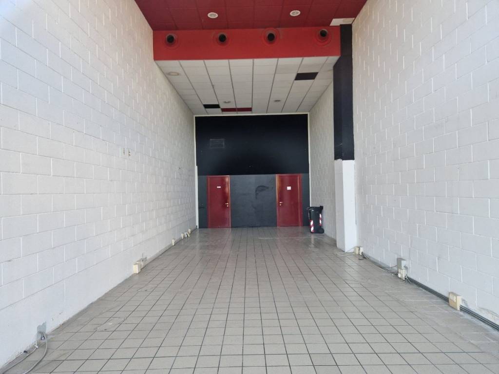 negozio in affitto a Reggio nell'Emilia