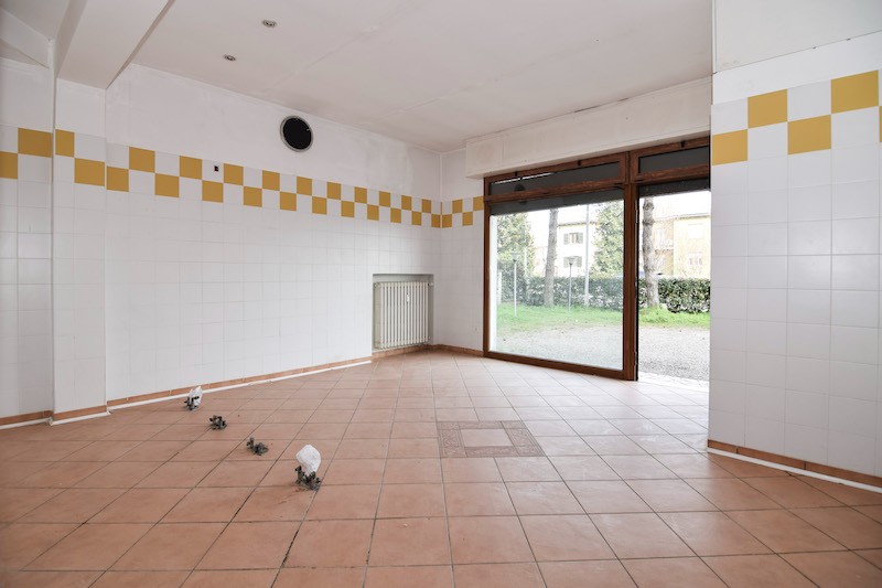 negozio in affitto a Reggio nell'Emilia in zona Masone