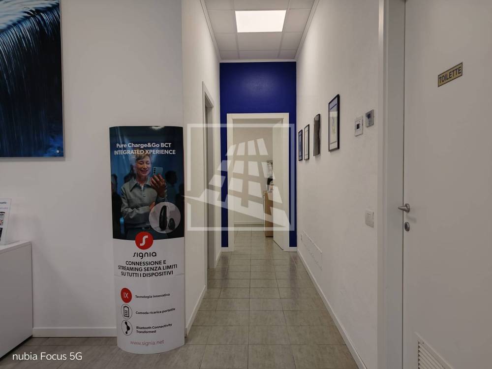 locale commerciale in affitto a Reggio nell'Emilia in zona Pieve Modolena