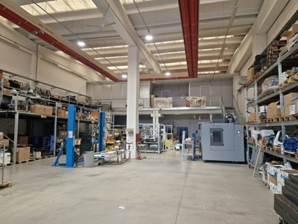 locale commerciale in affitto a Reggio nell'Emilia in zona Gavasseto