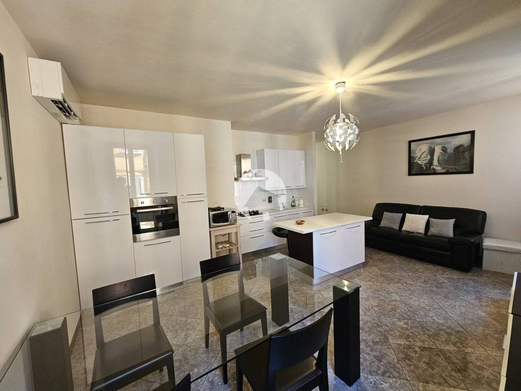 appartamento in affitto a Reggio nell'Emilia in zona Città Storica