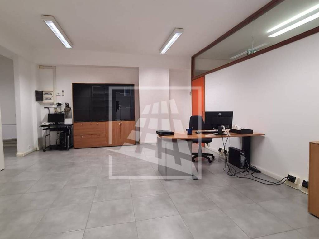 ufficio in affitto a Reggio nell'Emilia in zona Compagnoni / Migliolungo