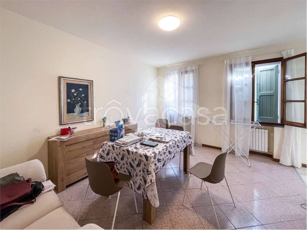 appartamento in affitto a Reggio nell'Emilia in zona Città Storica