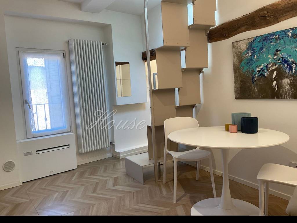 appartamento in affitto a Reggio nell'Emilia in zona Città Storica