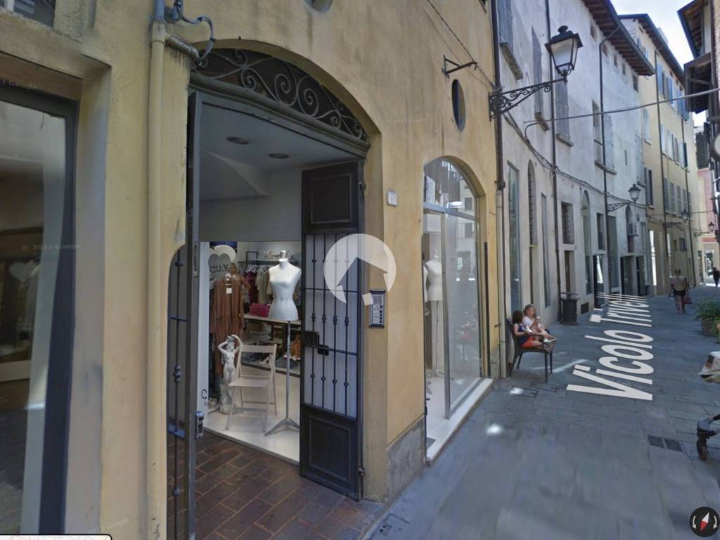negozio in affitto a Reggio nell'Emilia in zona Città Storica