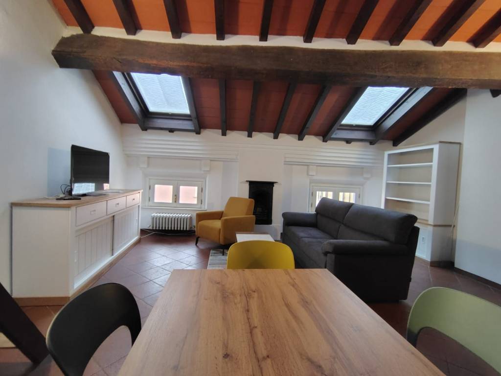 appartamento in affitto a Reggio nell'Emilia in zona Città Storica