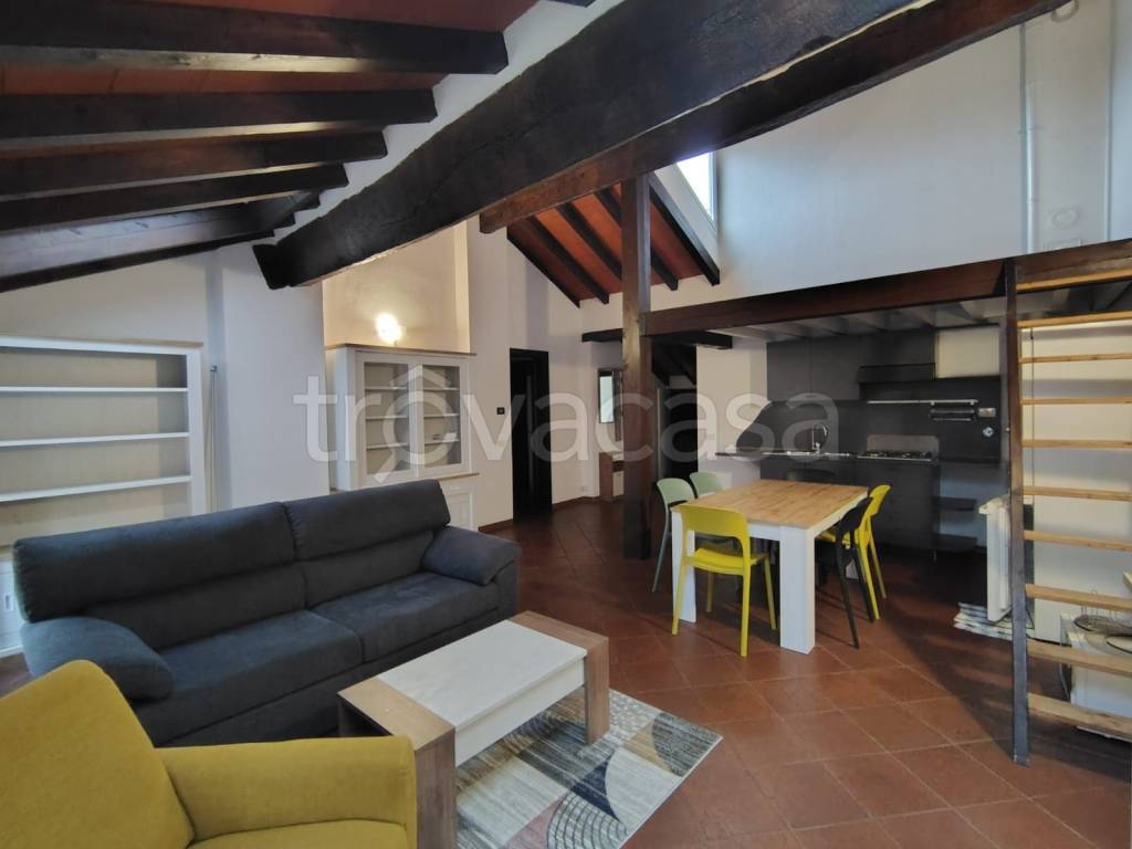 appartamento in affitto a Reggio nell'Emilia in zona Città Storica