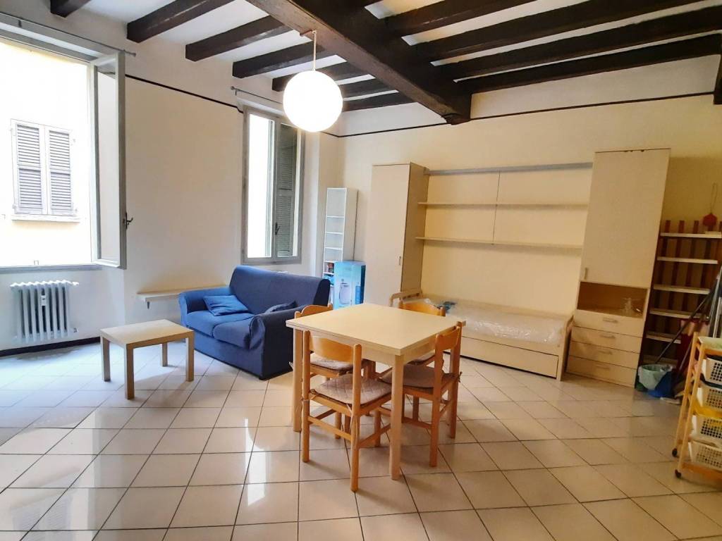 appartamento in affitto a Reggio nell'Emilia in zona Città Storica