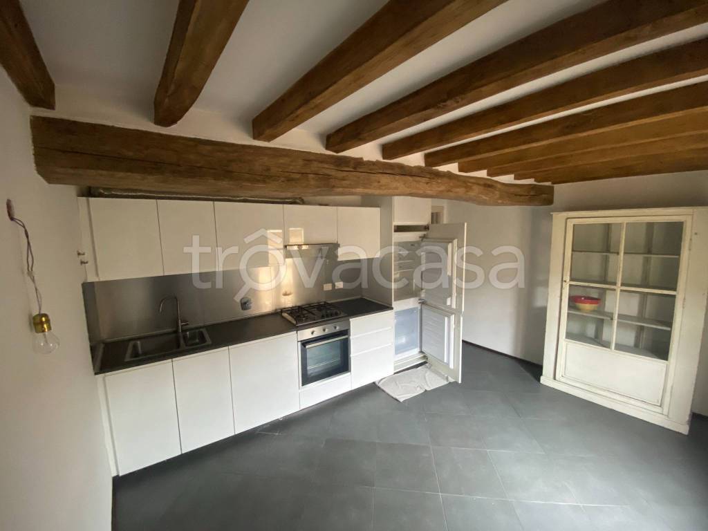 appartamento in affitto a Reggio nell'Emilia in zona Città Storica