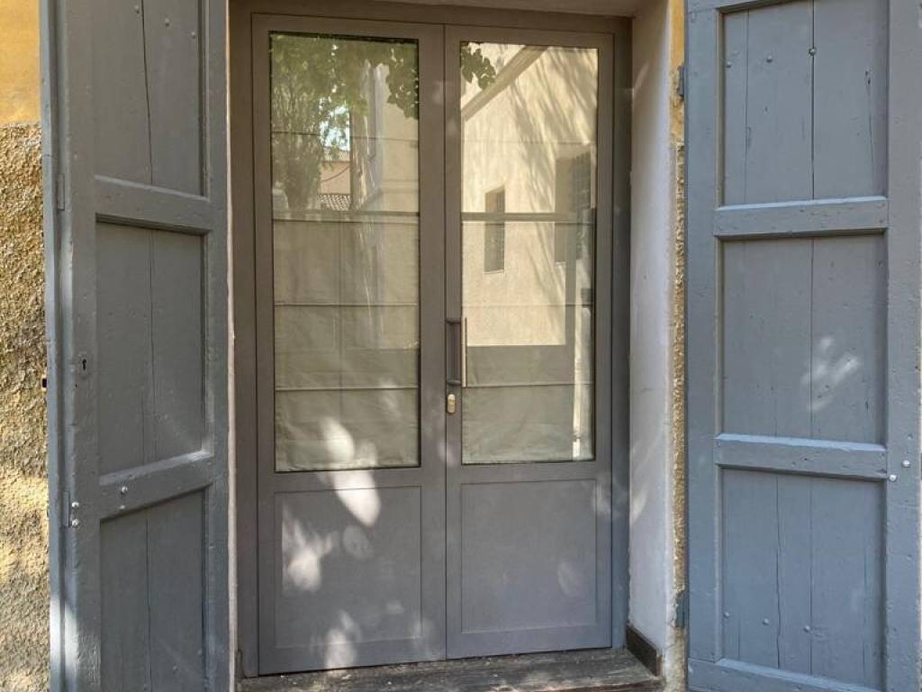 negozio in affitto a Reggio nell'Emilia in zona Città Storica