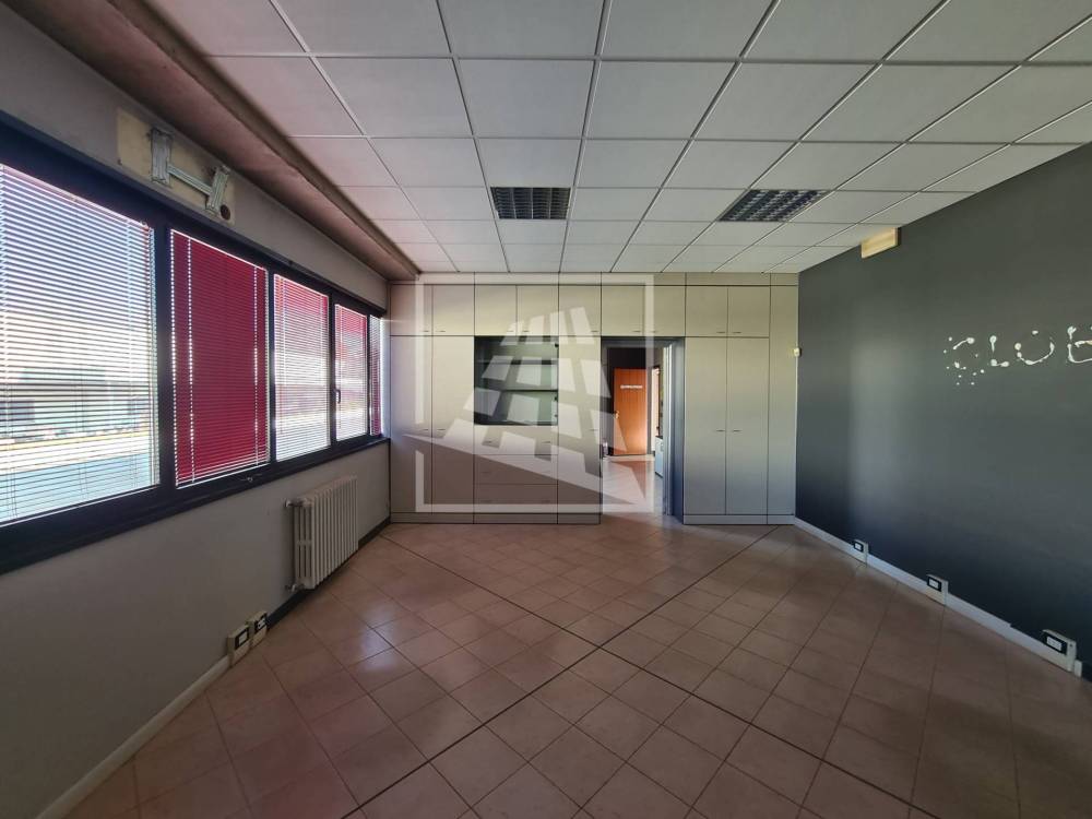 ufficio in affitto a Reggio nell'Emilia in zona Baragalla