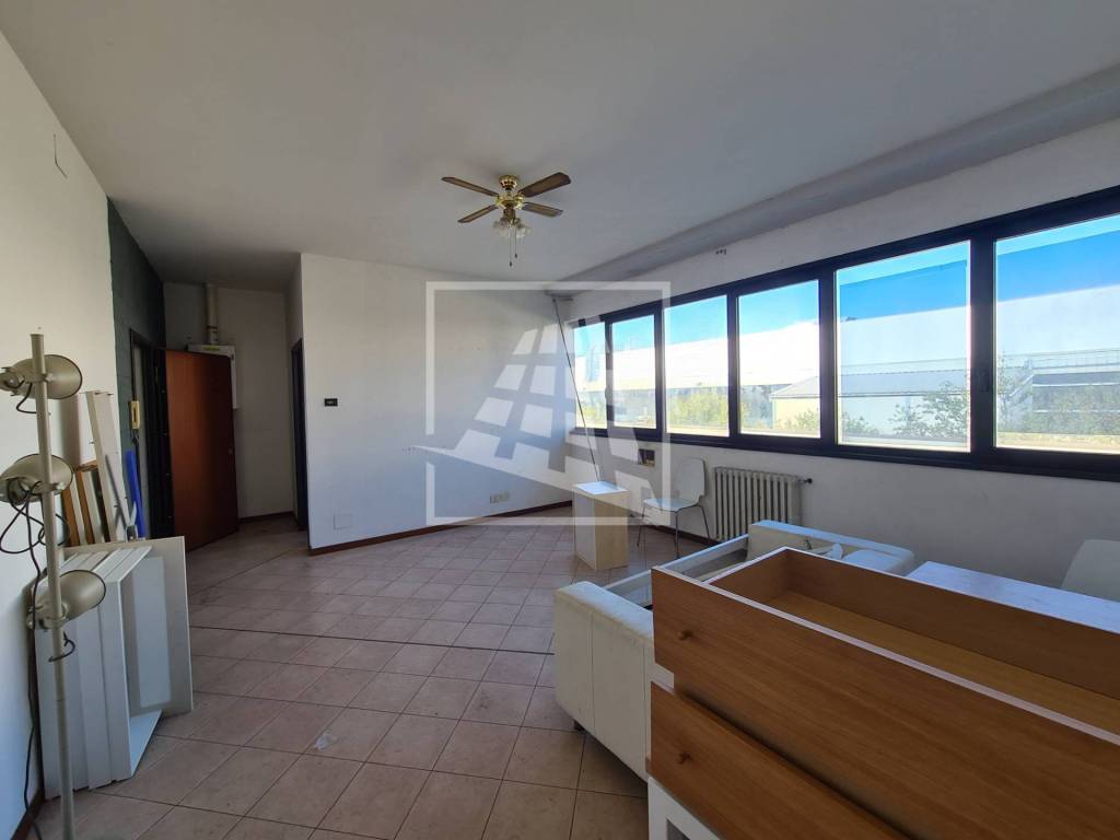 ufficio in affitto a Reggio nell'Emilia in zona Baragalla